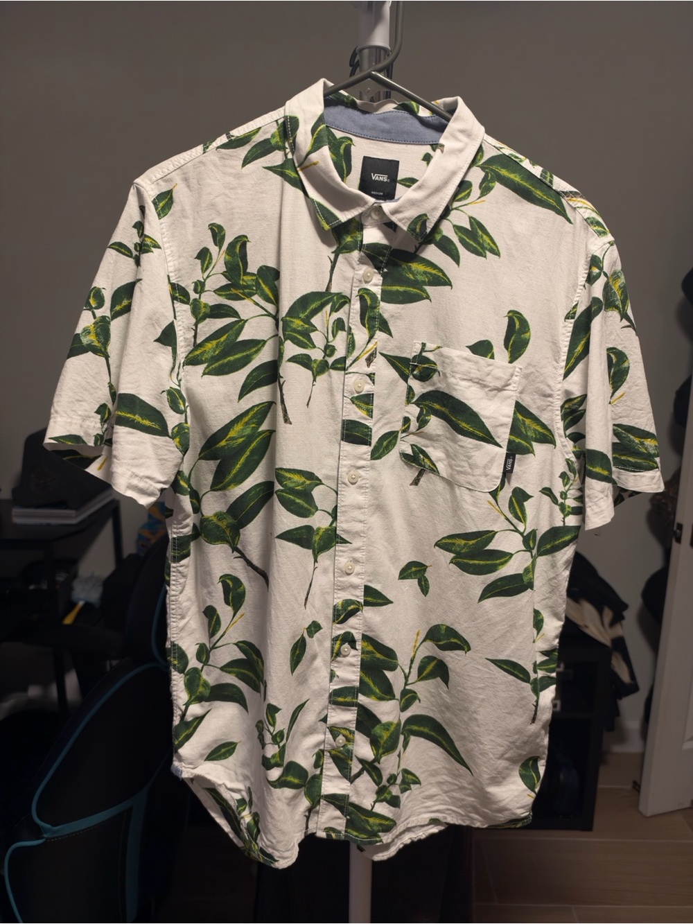 Vans White Short-Sleeve Button-Up Shirt with Green Leaf Print